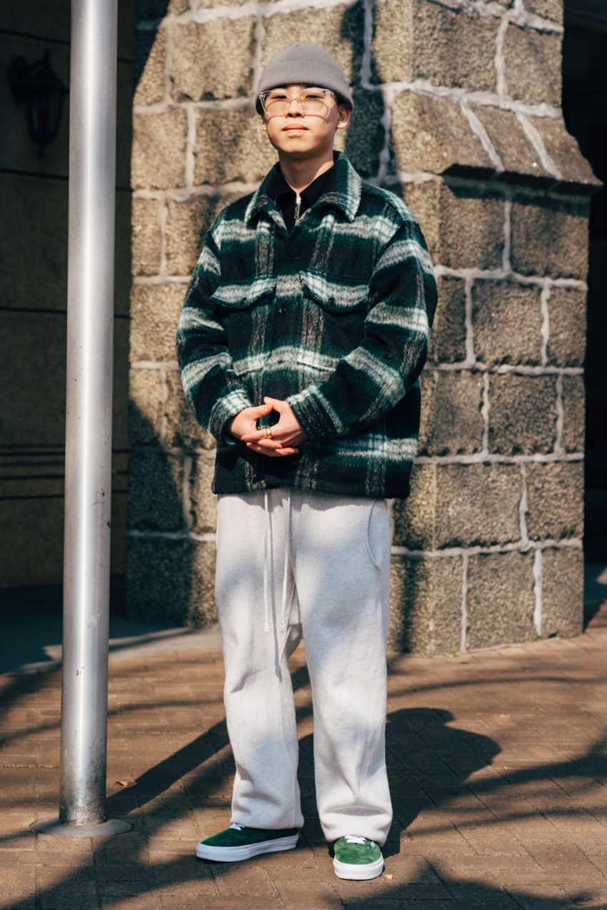 ヴァンズ「オーセンティック」は“挿し色”としても超優秀だった！3名の洒落者たちのコーデ論 - 4枚目の画像