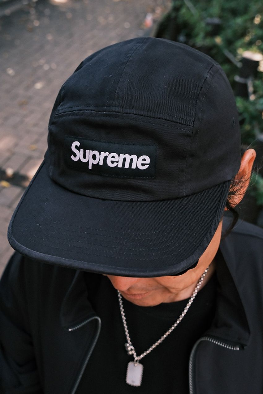 50代のベテランに習う「シュプリーム」の大人な取り入れ方。街角スナップで3名を選抜！ - 6枚目の画像