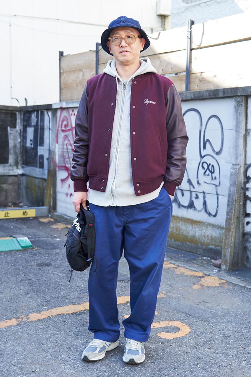 50代のベテランに習う「シュプリーム」の大人な取り入れ方。街角スナップで3名を選抜！ - 2枚目の画像