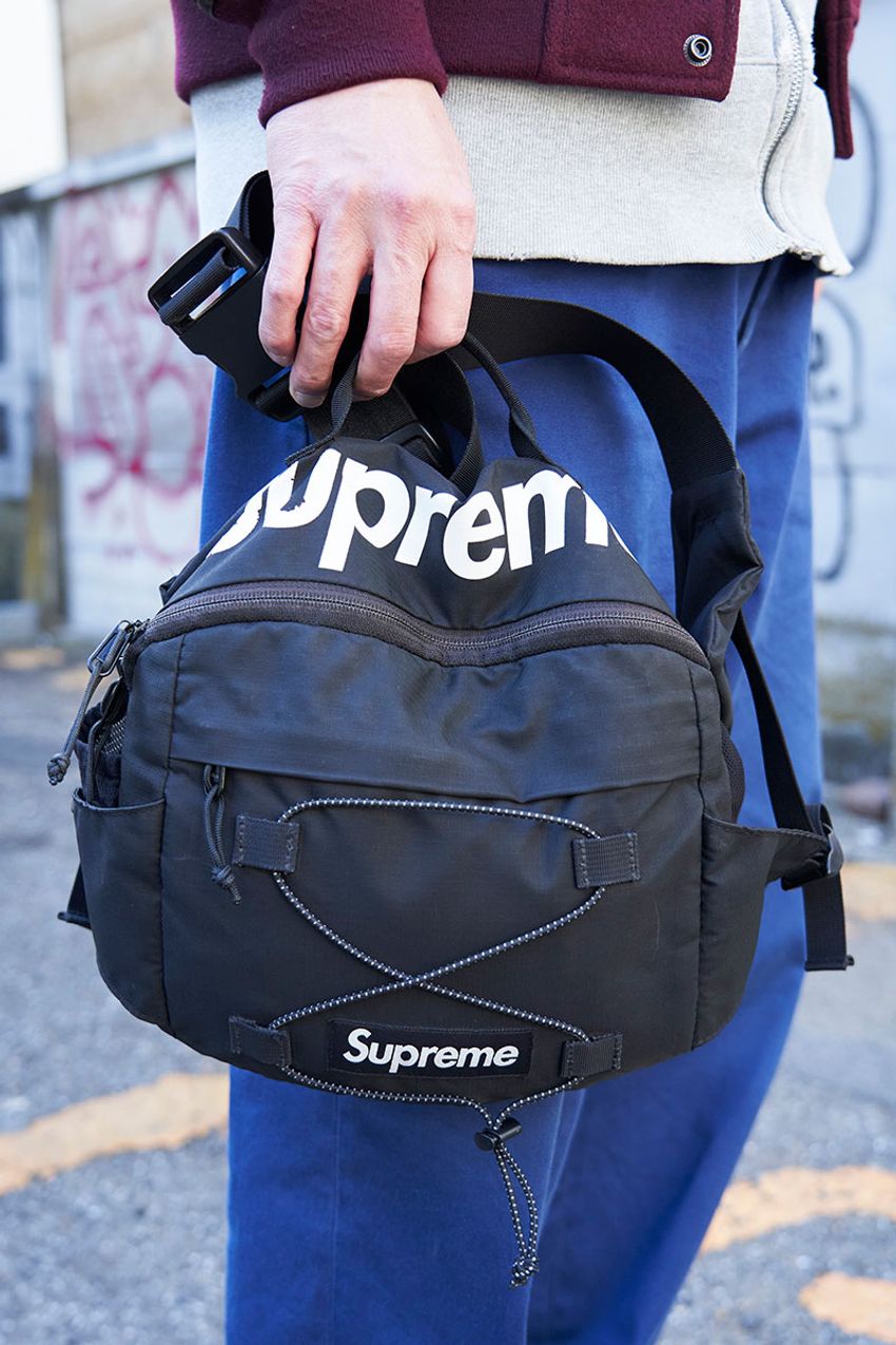 50代のベテランに習う「シュプリーム」の大人な取り入れ方。街角スナップで3名を選抜！ - 4枚目の画像