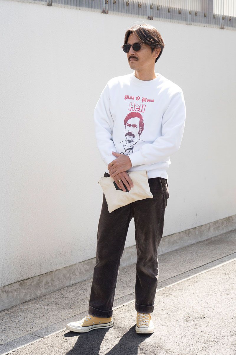 スウェット=ソフトマシーン パンツ=ポロラルフローレン シューズ=コンバース 眼鏡=イジピジ バッグ=ノーブランド リング=イジピジ リング2=ヴィンテージ