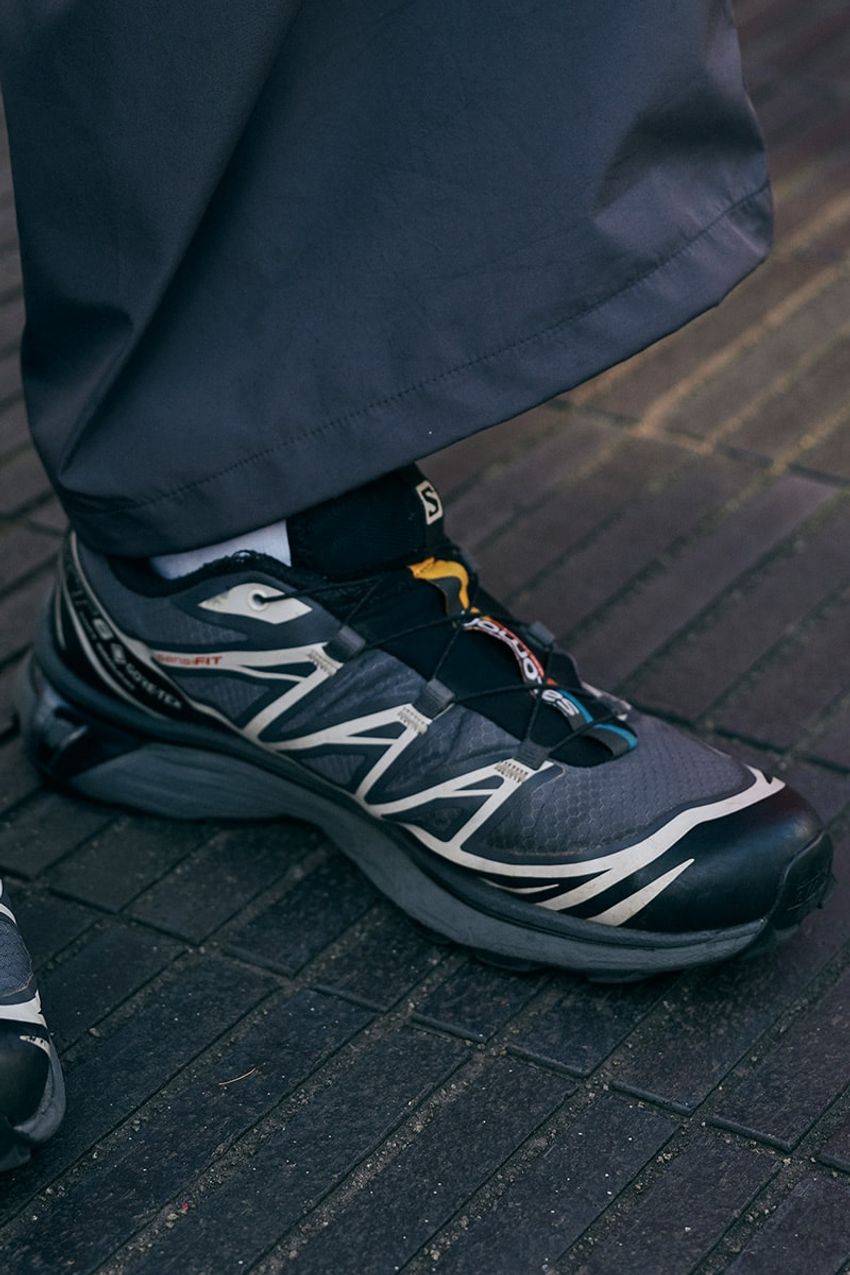 春も大活躍「アークテリクス」のシェル！ダークで都会的な装いに仕上げた3名をスナップ - 9枚目の画像