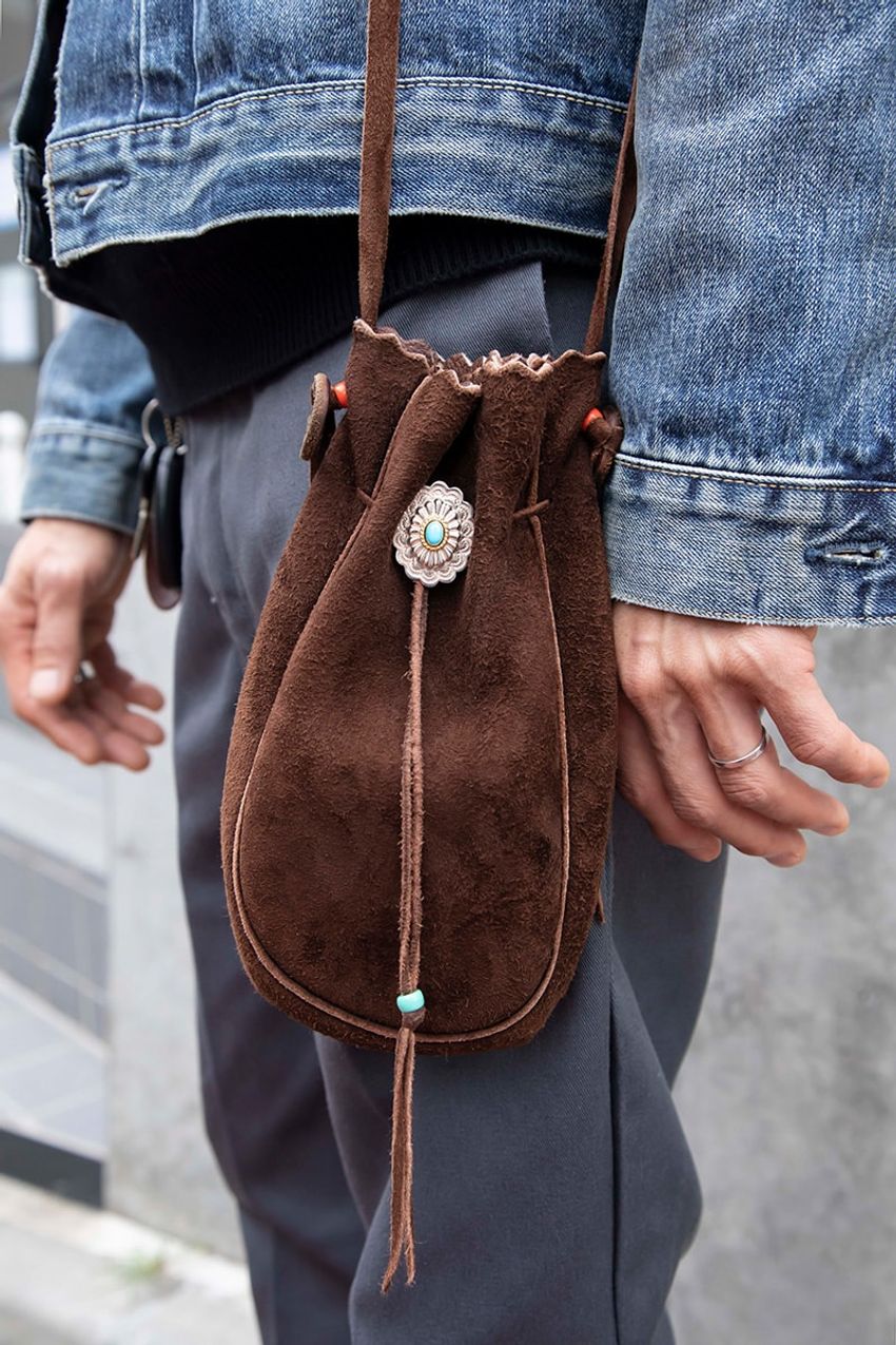 「デニムジャケット×ディッキーズ」。春の王道コーデを最新スタイルに仕上げた街角の3名 - 3枚目の画像