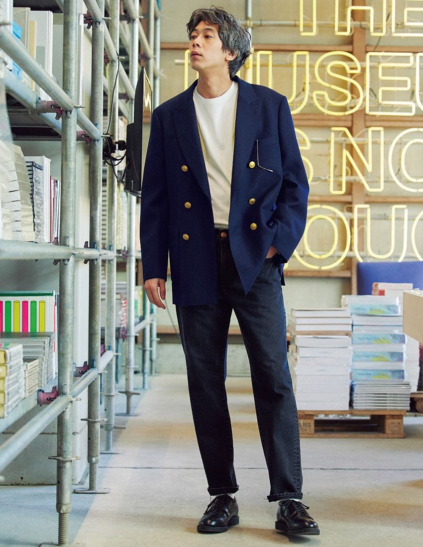 スラックス感覚ではく！“ブラックデニム”ならきれいめもカジュアルも一挙両得 - 1枚目の画像