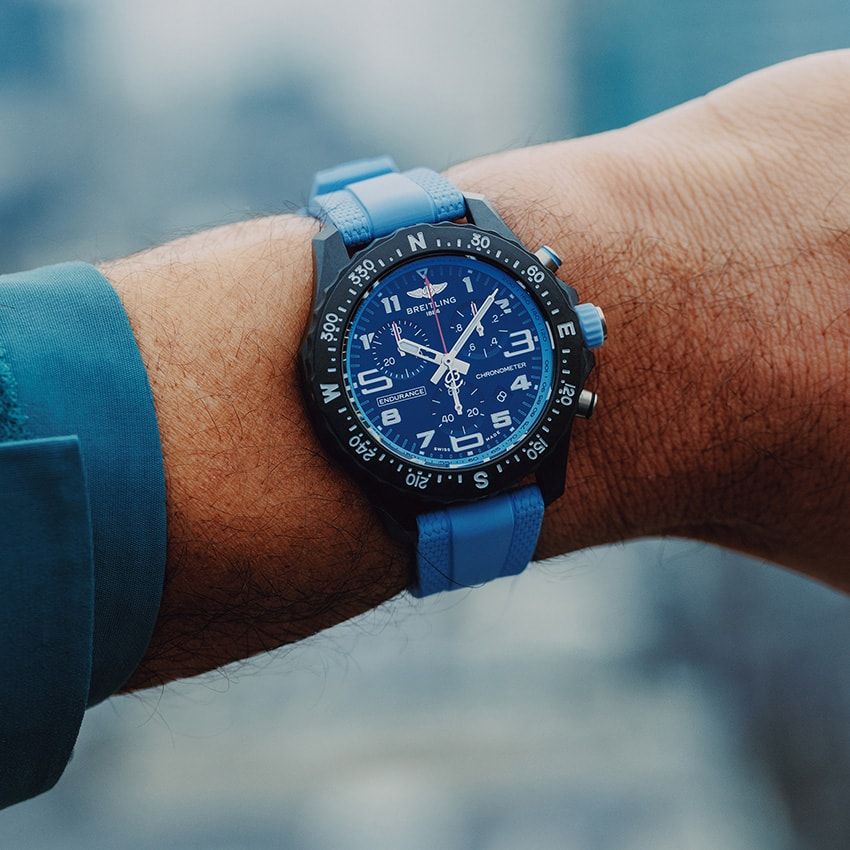 ブライトライトケース、38mm径、クオーツ。46万2000円／ブライトリング（ブライトリング・ジャパン　0120-105-707）