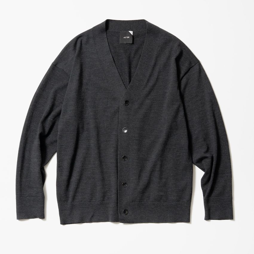 「エイトン」のカーディガン（菊池さん 私物）