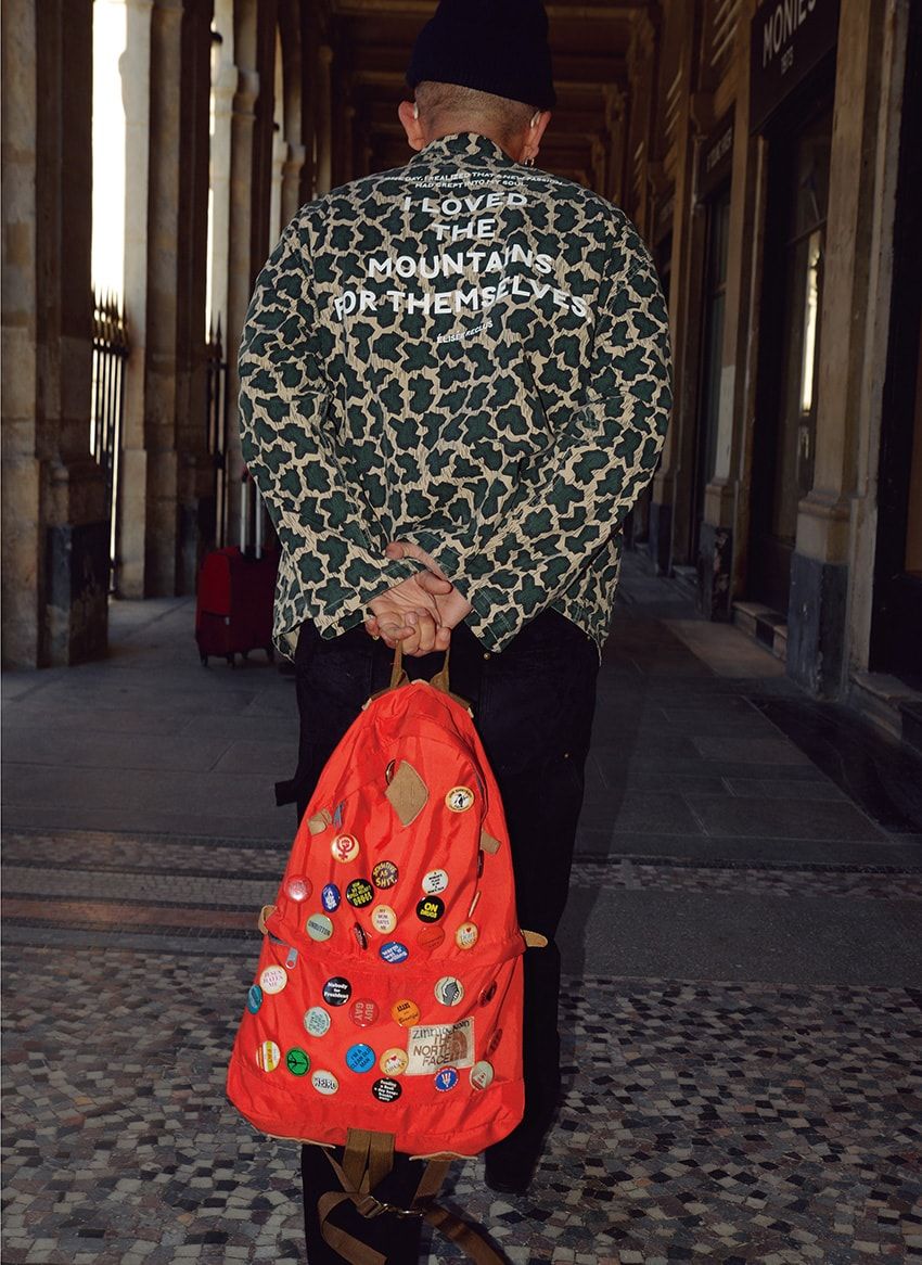 こういうバッグを持ってパリを歩いてると、「どこで買ったのか？」とやたらと話しかけられる。「お前たちには絶対見つけられないバッグをおれは見つけたんだ」とひそかに思うのは、悪い気分じゃない。