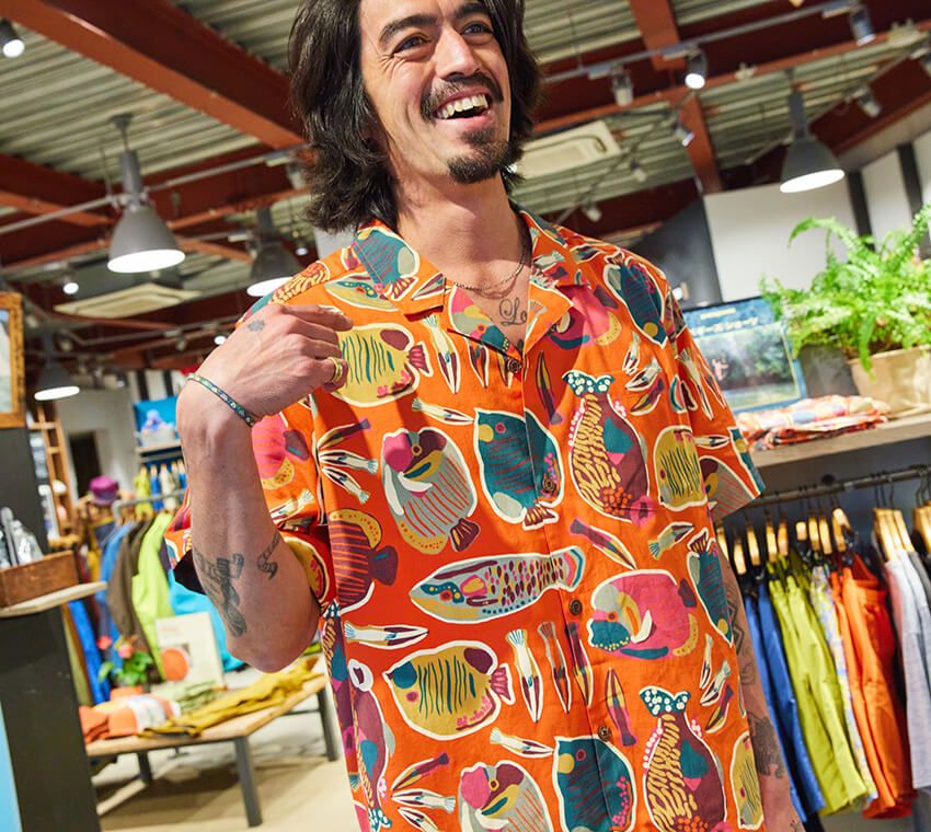 柄が見事に繋がっていて、左胸にポケットがあることすら分からなかった。