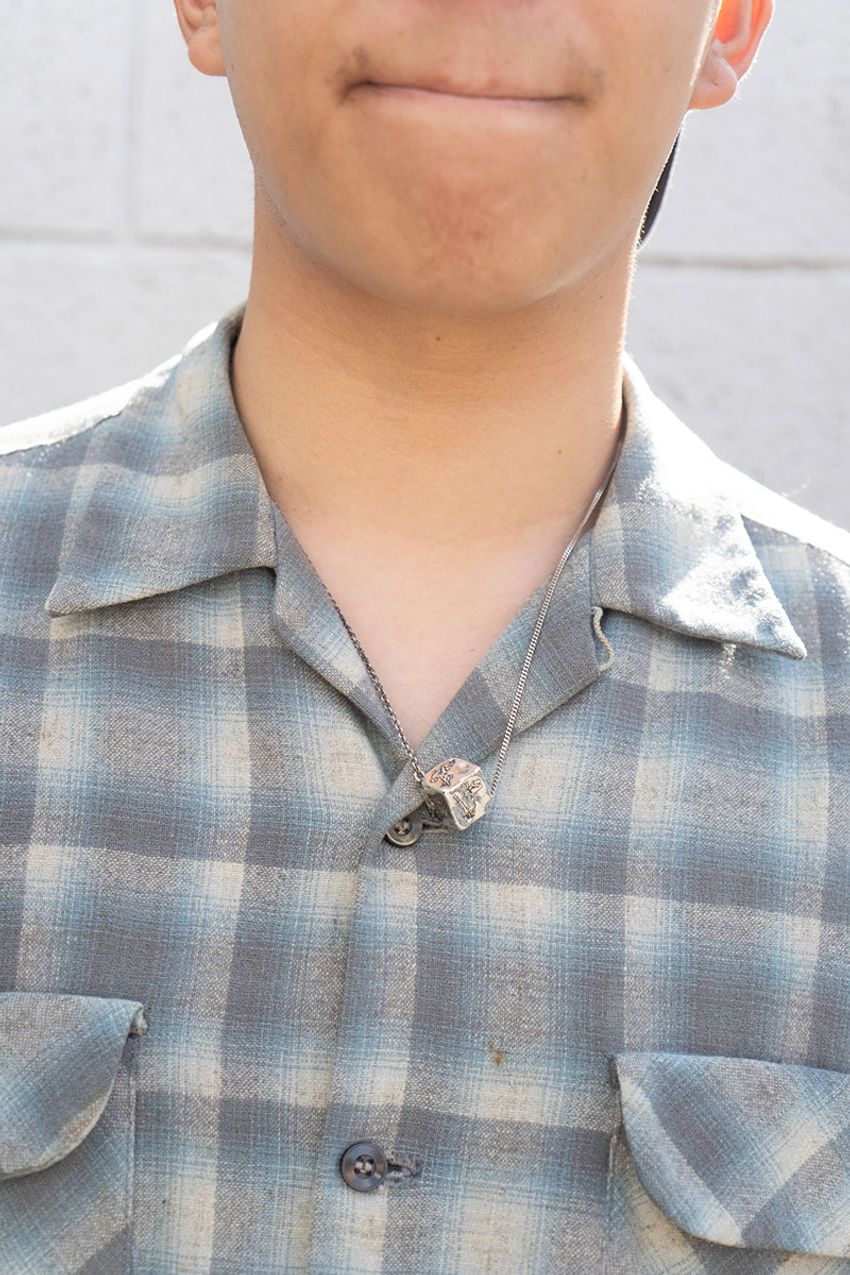 「開襟シャツ」を着こなすのが大人の第一歩。20代から40代の街角スタイル3例 - 5枚目の画像