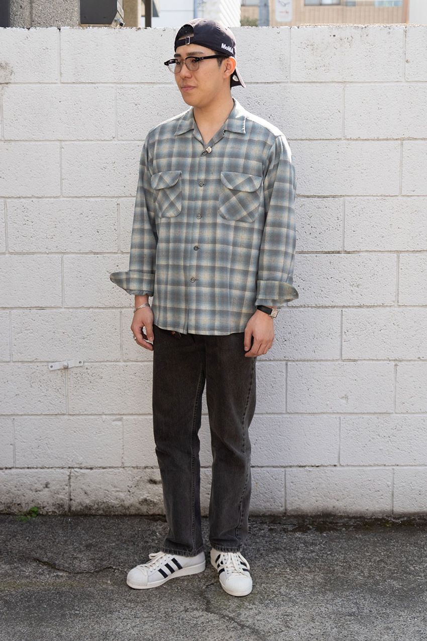 「開襟シャツ」を着こなすのが大人の第一歩。20代から40代の街角スタイル3例 - 4枚目の画像