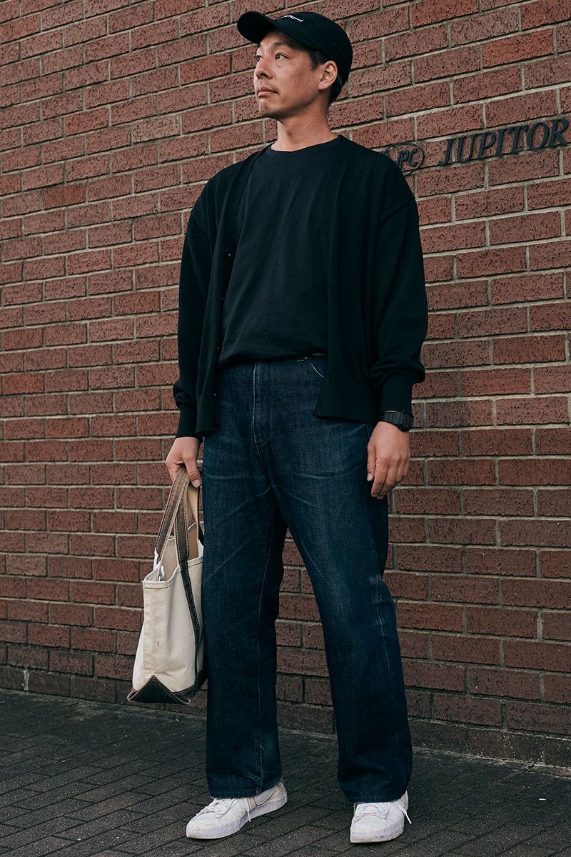 カーディガン、カットソー＝ともにユニクロ