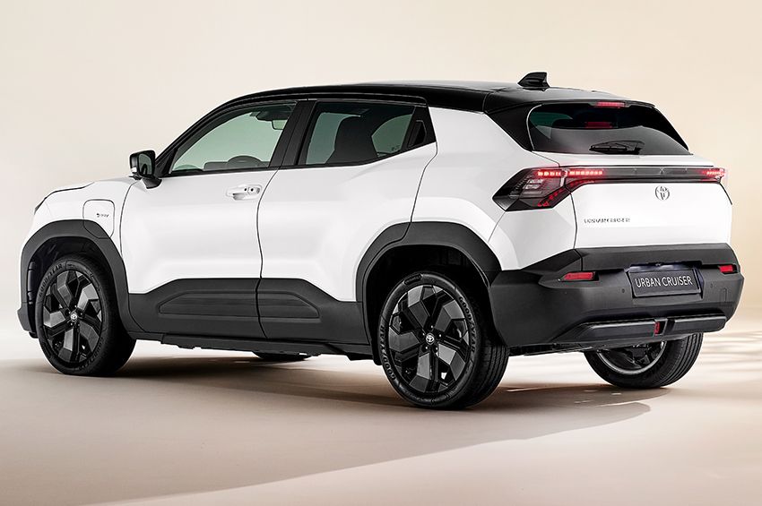 衝突被害軽減ブレーキをはじめとした先進運転支援機能は標準装備。