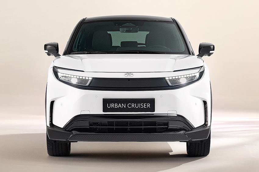 最近のトヨタ車と同じ顔（ハンマーヘッドフロントデザイン）が採用された。