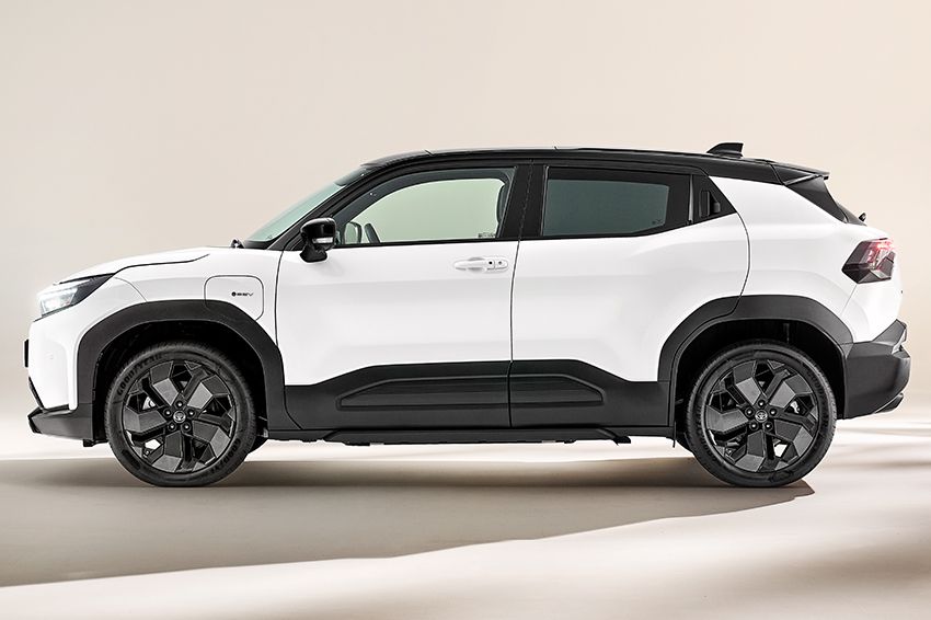 4WD車は後輪用にもモーターを備え、滑りやすい状況でサポートする。