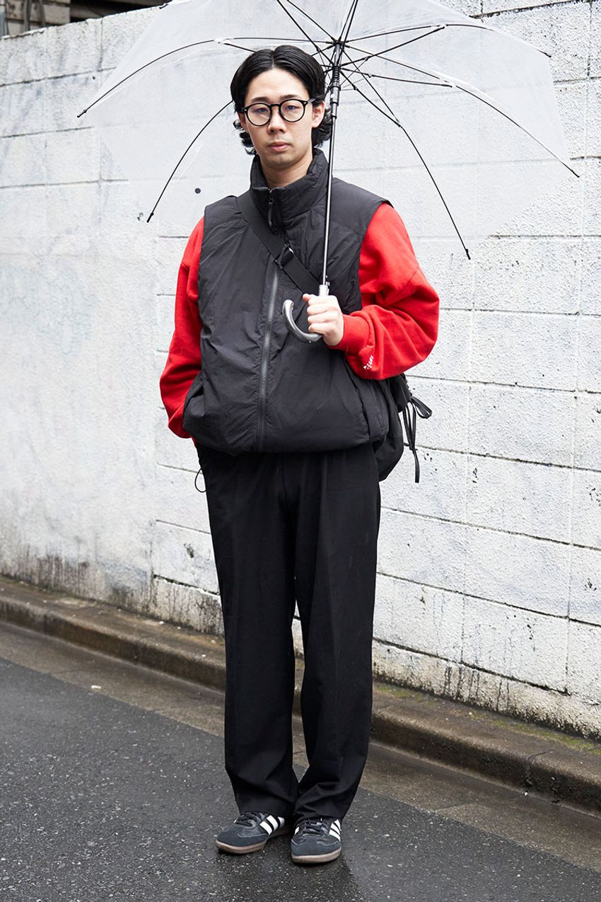 コスパ最強“黒パンツ”を街角スナップで調査！洒落た3名の愛用ブランドは、ユニクロ、ザラ、そして…… - 2枚目の画像