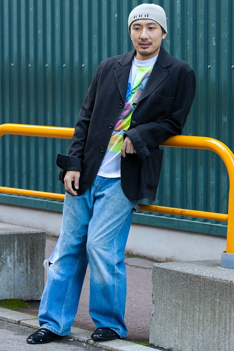 ジャケット、カットソー 、デニム、靴、帽子＝すべて古着