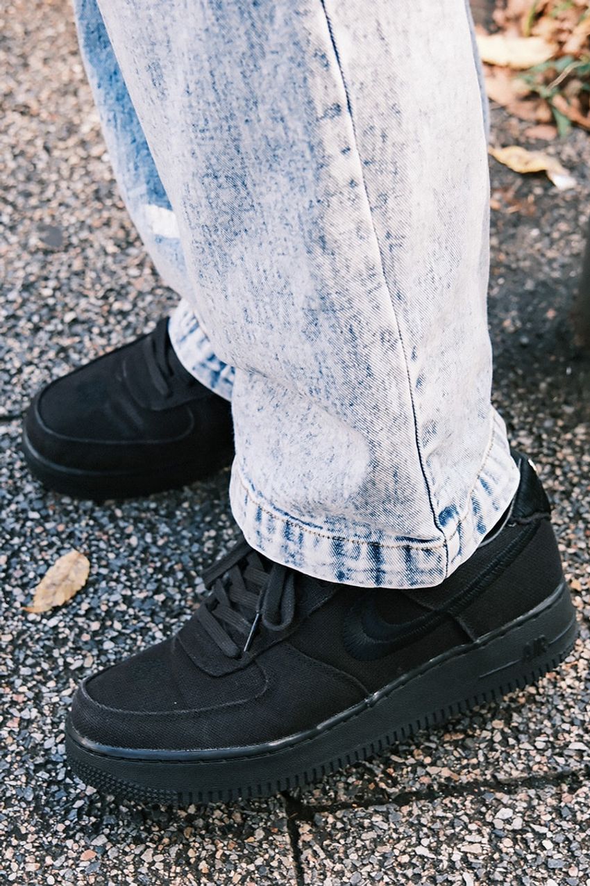 デニムは古着を愛用中。ブラック、ダメージetc.コーデにこなれ感を出した3人のスタイル好例 - 7枚目の画像