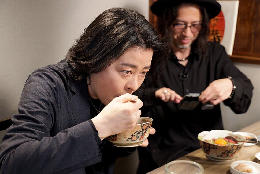 河村隆一、8カ月ぶりに動きます！お忍びで通う焼肉店で牛タン、ミノ、スペシャル丼を堪能 - 16枚目の画像