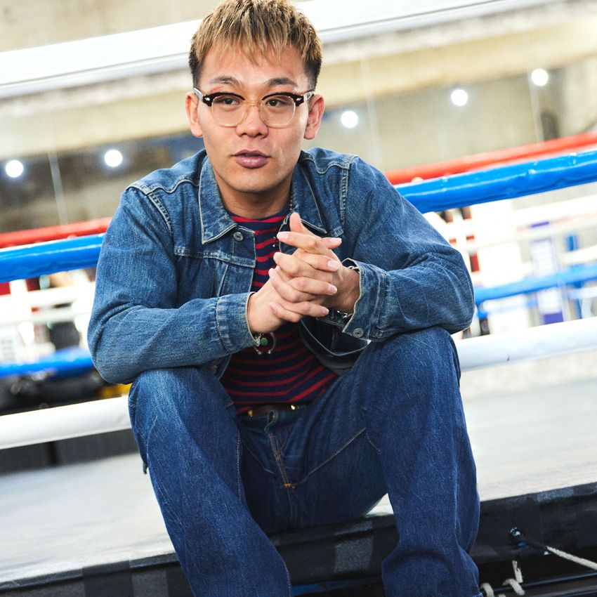 堤 聖也⚫︎プロボクサー。1995年12月24日生まれ、熊本県熊本市出身。角海老宝石ボクシングジム所属。2018年にプロデビューを果たすと、2022年には日本バンタム級チャンピオンに。昨年10月、有明アリーナで行われたタイトルマッチで勝利し、WBA世界バンタム級チャンピオンの座を獲得した。IG：punch_burger_223