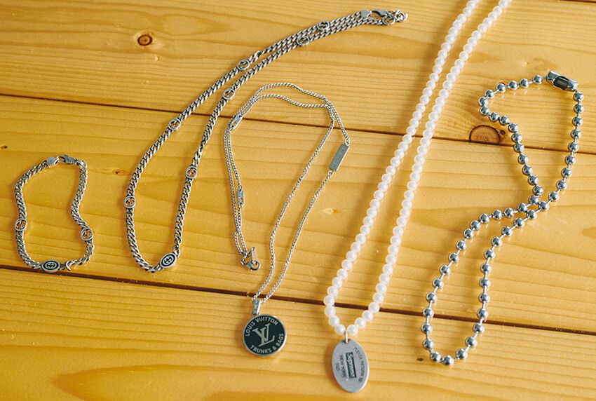 とろサーモン久保⽥の一軍アクセサリー11選！「⼤事な打ち合わせはゴールドネックレス。ただしNHKの場合……」 - 11枚目の画像