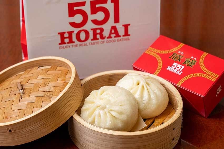 大阪名物「豚まん」をアツアツ出来たてでお持ち帰り