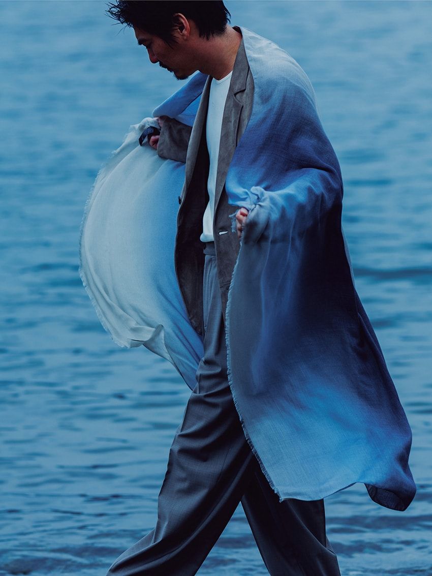 色彩豊かな「エンポリオ アルマーニ」の新作で、自然界のカラーパレットを纏う - 5枚目の画像