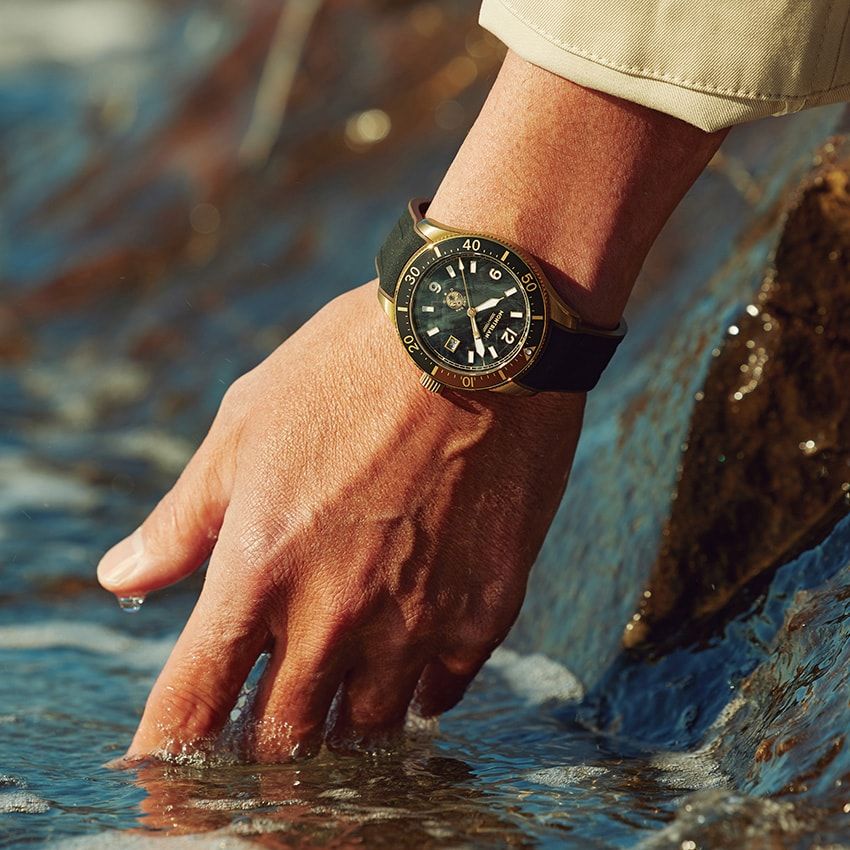 「モンブラン アイスシー オートマティック デイト」ブロンズケース、41mm径、自動巻き。55万2200円／モンブラン　0800-333-0102