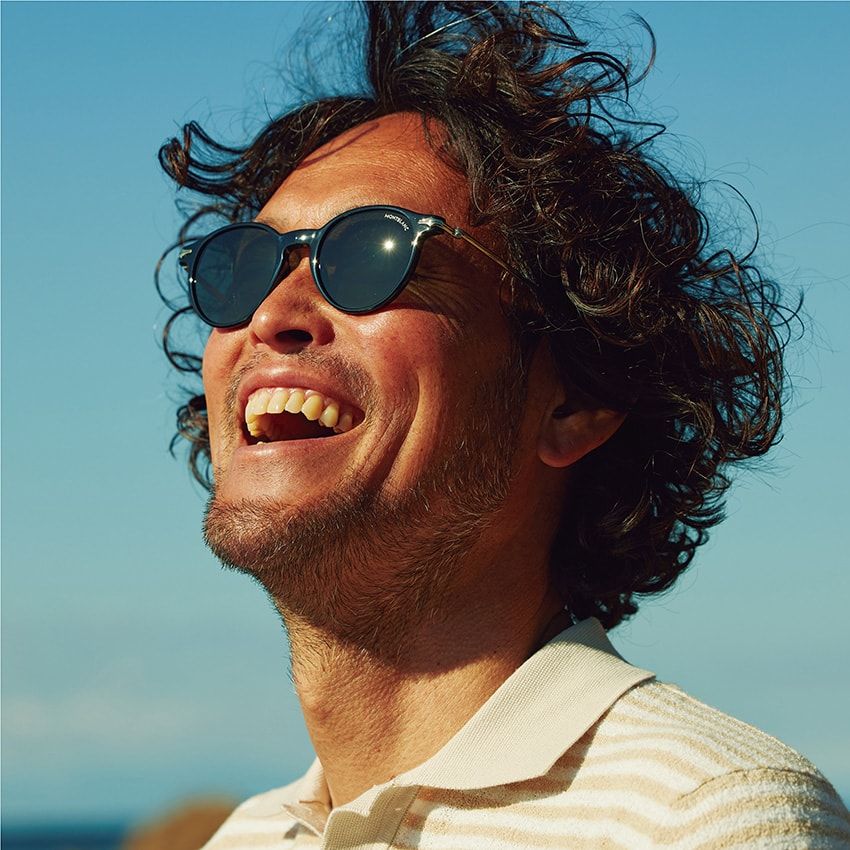 サングラス 参考商品／モンブラン　0800-333-0102、ポロシャツ3万6300円／フィリッポ デ ローレンティス（トヨダトレーディング　03-5350-5567）