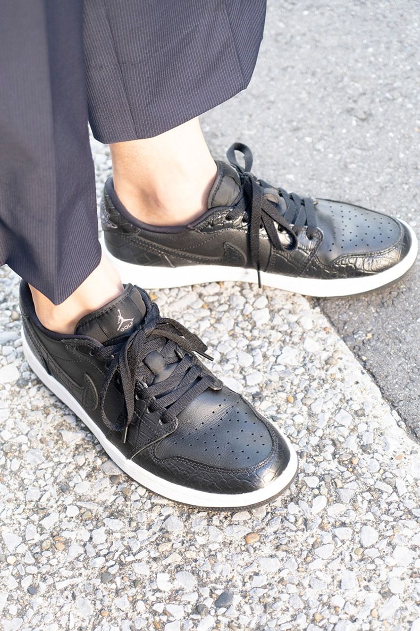 「1枚で着た“無地の黒T”、どこのブランドですか？」洒落者たちの回答は、ダイワ ピア39、ジョンスメドレー - 8枚目の画像