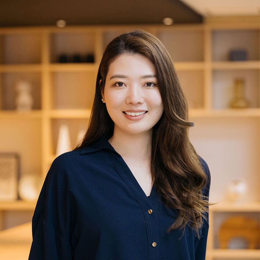 黒木美珠さん●YouTuberとしても活躍する自動車ライター。幼少の頃から車が好きで、現在の愛車はスバル「フォレスターSTIスポーツ」。2021年には、愛車ヴェゼルで90日間車中泊をしながら日本一周を達成。現在は、世界で活躍する自動車ジャーナリストを目指し、YouTubeやライターとして活動中。