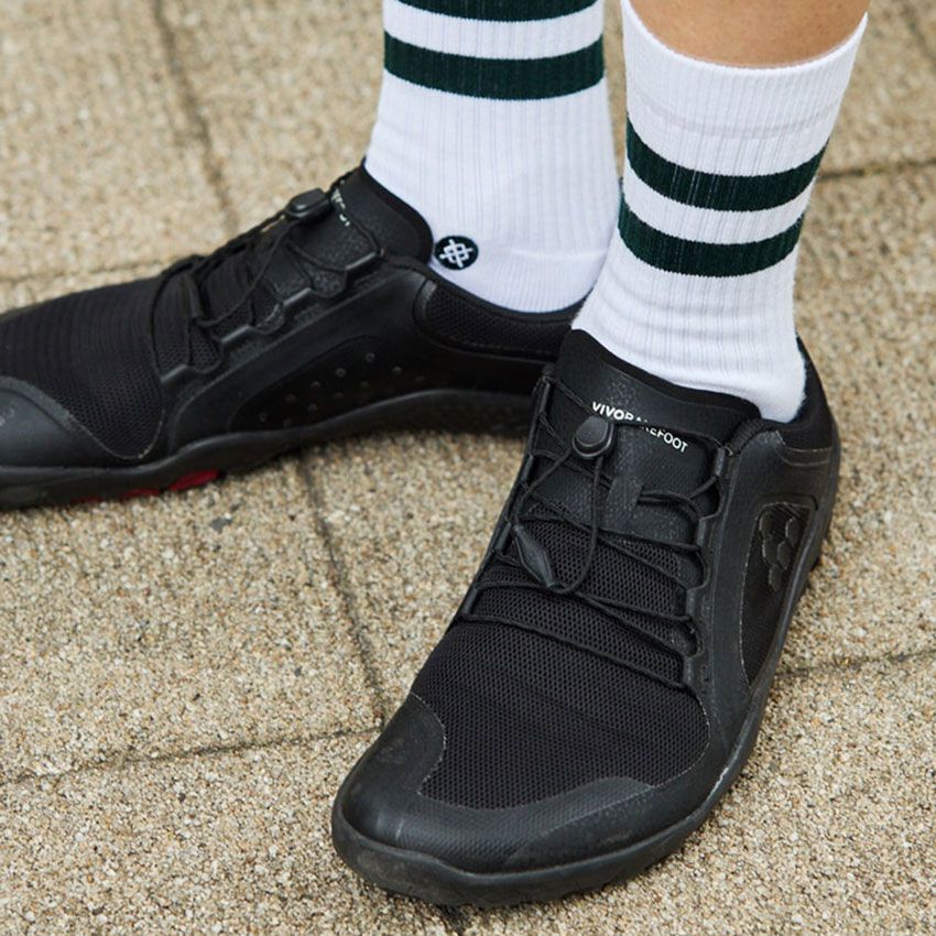 ショーツスタイルで重要なのは足元！簡単に洒落て見せるコツは“ラインソックス”にあった - 1枚目の画像