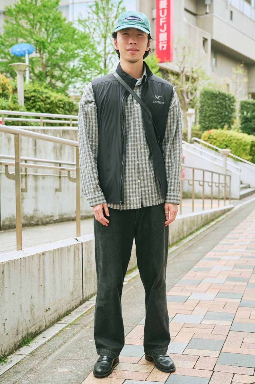 「チェックシャツ」をスマートに着こなすなら“同系色で大人っぽくまとめる”が正解！3名の実例で解説 - 8枚目の画像