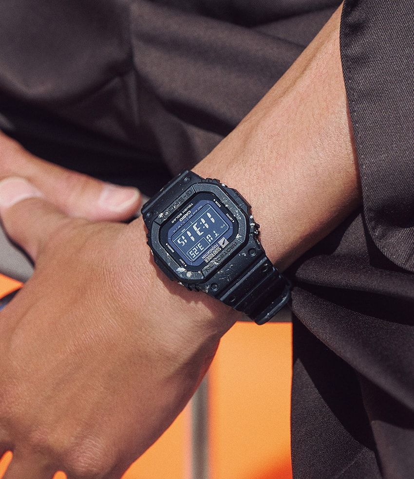 リーバイス“517”やサーフなGショックで！「海な定番服」で目指す、上品でスタイルある大人 - 3枚目の画像