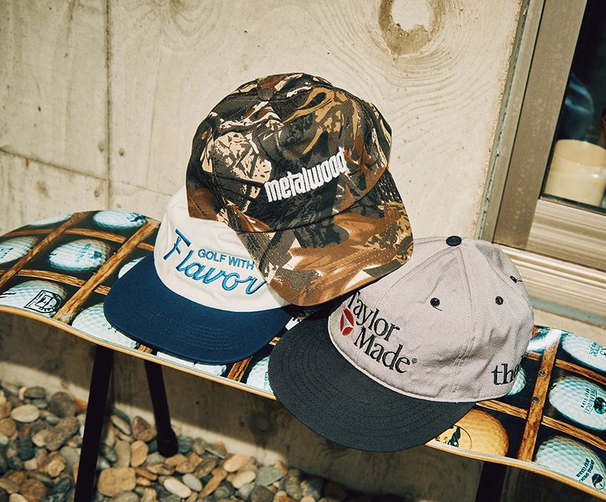 靴は「ヴァンズ」、ウェアは「パレス」。スタイリスト笹川陽介の“ストリート”なゴルフアイテム - 2枚目の画像