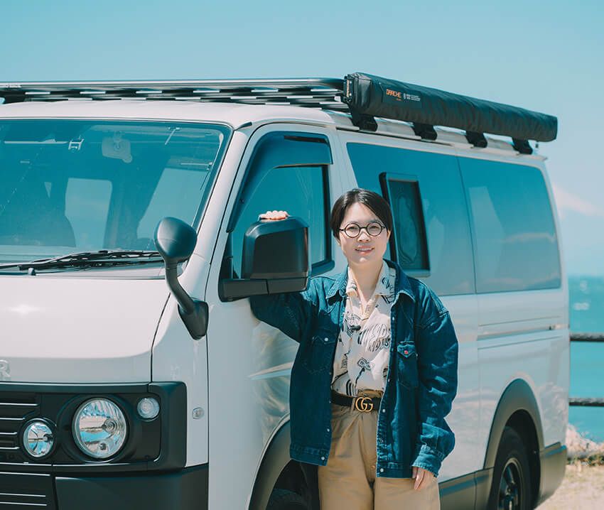 イモトアヤコの愛車“入手困難な特別ハイエース”を拝見！「女子ウケは悪い。でもオジサンには響く（笑）」 - 1枚目の画像