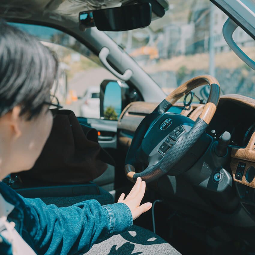 イモトアヤコの愛車“入手困難な特別ハイエース”を拝見！「女子ウケは悪い。でもオジサンには響く（笑）」 - 11枚目の画像