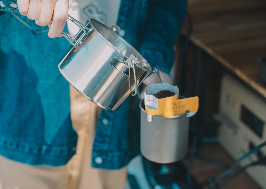 イモトアヤコの愛車“入手困難な特別ハイエース”を拝見！「女子ウケは悪い。でもオジサンには響く（笑）」 - 17枚目の画像