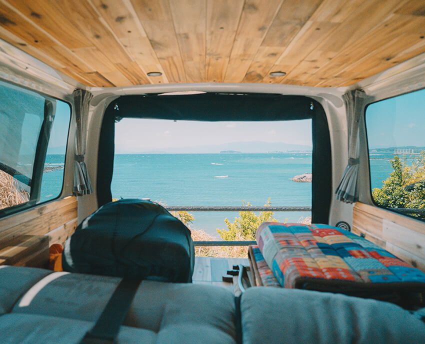 イモトアヤコの愛車“入手困難な特別ハイエース”を拝見！「女子ウケは悪い。でもオジサンには響く（笑）」 - 13枚目の画像