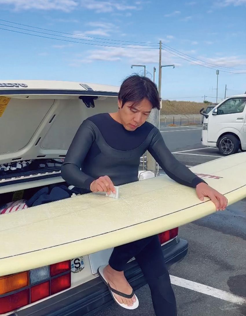 芸人ロッチ・コカドさんの“海”コーデをパパラッチ！古着のGジャンに、自作アロハシャツも - 8枚目の画像