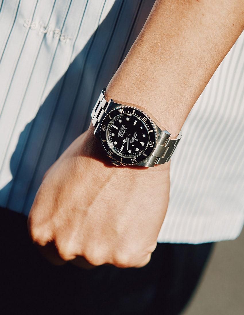 落語家 瀧川鯉斗さんの“サーフ”な私服をチラ見せ！セットアップに、シャツスタイルも - 3枚目の画像