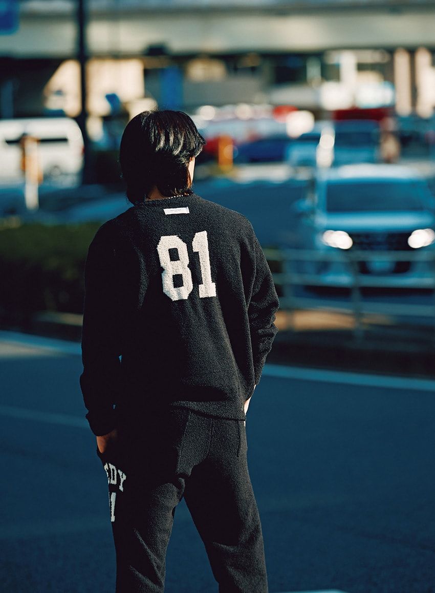 落語家 瀧川鯉斗さんの“サーフ”な私服をチラ見せ！セットアップに、シャツスタイルも - 2枚目の画像