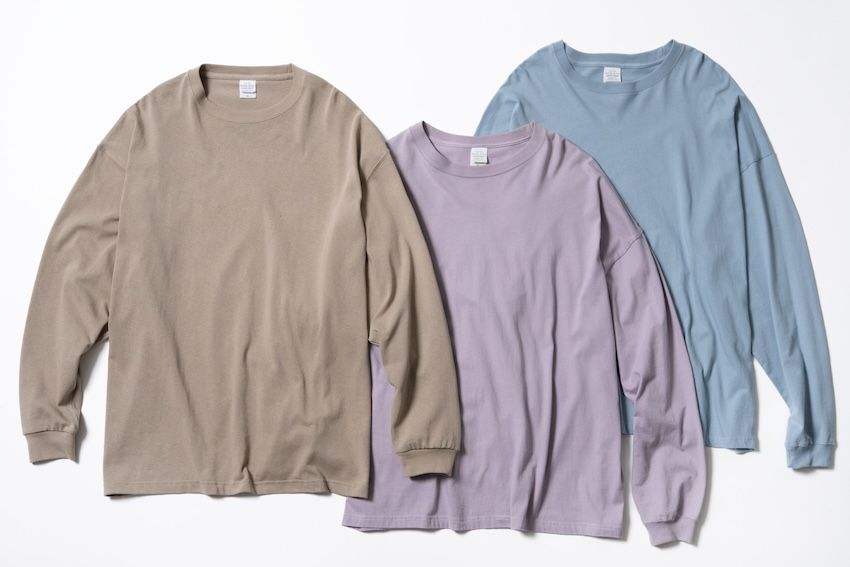 （写真左から）ロンT（ヴィンテージナチュラル） 4510円、ロンT（スモーキーパープル） 2794円、ロンT（アシッドブルー） 2794円／すべてユナイテッドアスレ（キャブ株式会社 info@cabclothing.co.jp）