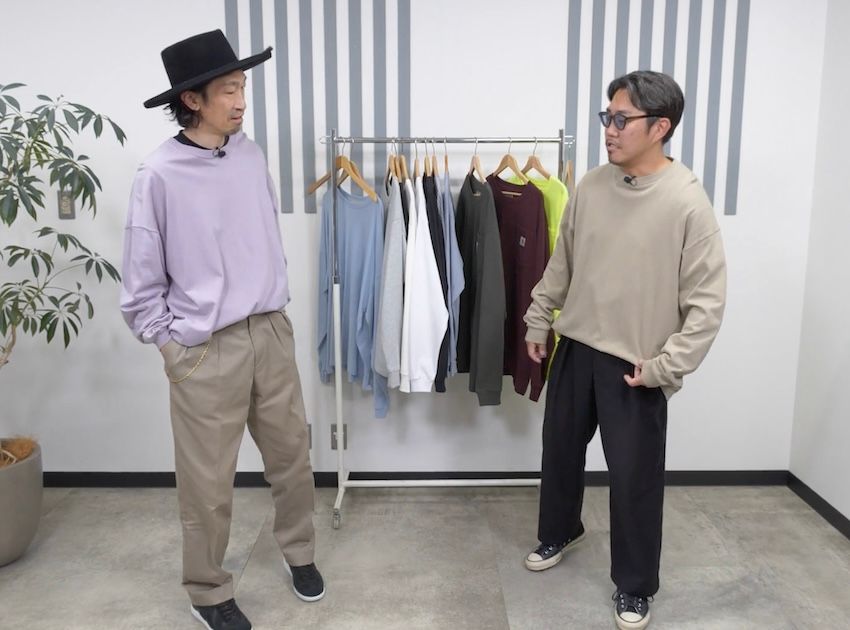 ハラ（178cm、60kg）、キクチさん（171cm、70kg）ともに「ユナイテッドアスレ」のXLサイズを着用