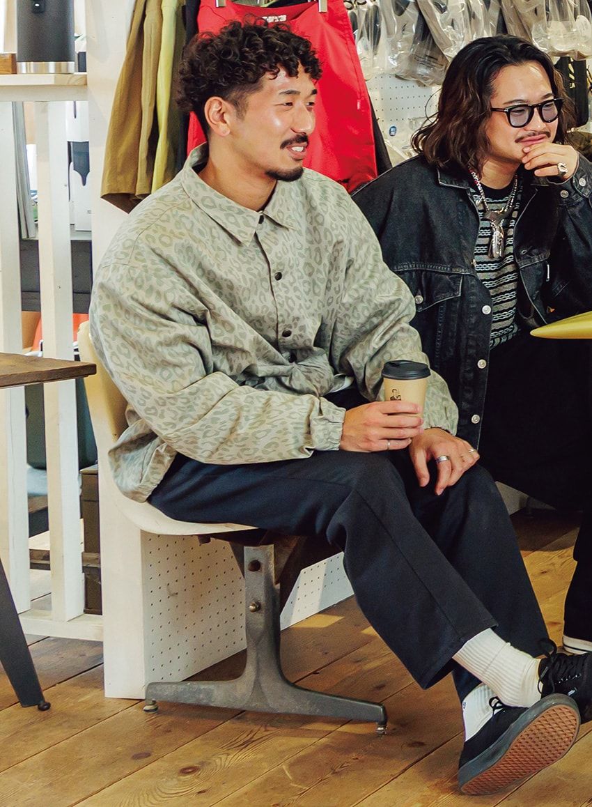 ジャケット、ソックス＝ともにワックス　パンツ＝レッドキャップ　スニーカー＝ヴァンズ