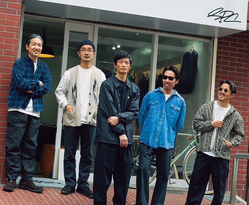 海な名店に集まる“潮っぽい大人”の正解コーデ5例。訪れたのは福岡の人気店「SPC」 - 1枚目の画像