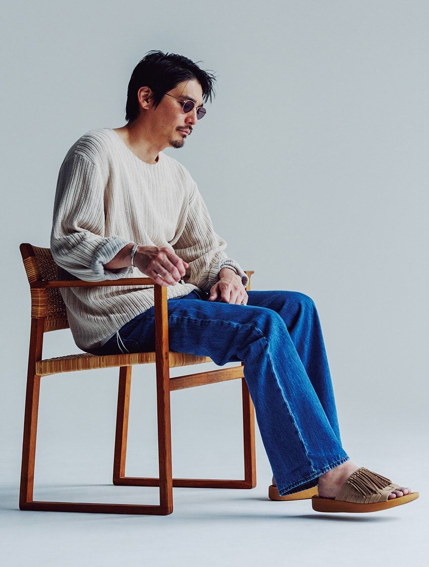 ラルフやビルケン、ロンハーマンetc. サンダルの絶対なる正解は“どこかを飾ったスエード”製 - 1枚目の画像