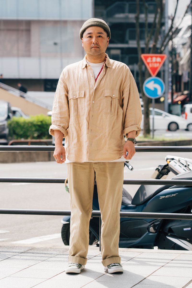 シャツ=ポータークラシック Tシャツ=フルーツオブザルーム パンツ=古着 シューズ=コンバース 帽子=ノーブランド 腕時計=エルジン リング=コディサンダーソン