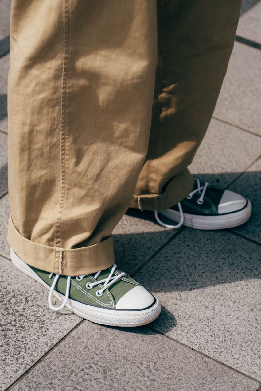 「極論、春はコンバースとシャツがあればいい」。そう証明する三者三様の好サンプル - 5枚目の画像