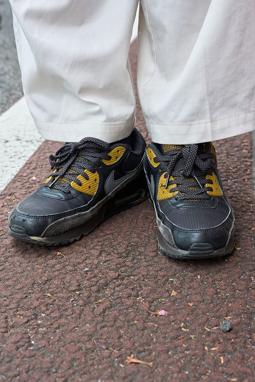 「ロンT×パンツ」春のワンツーコーデがこなれる秘訣。街のリアルコーデ3選で検証！ - 8枚目の画像