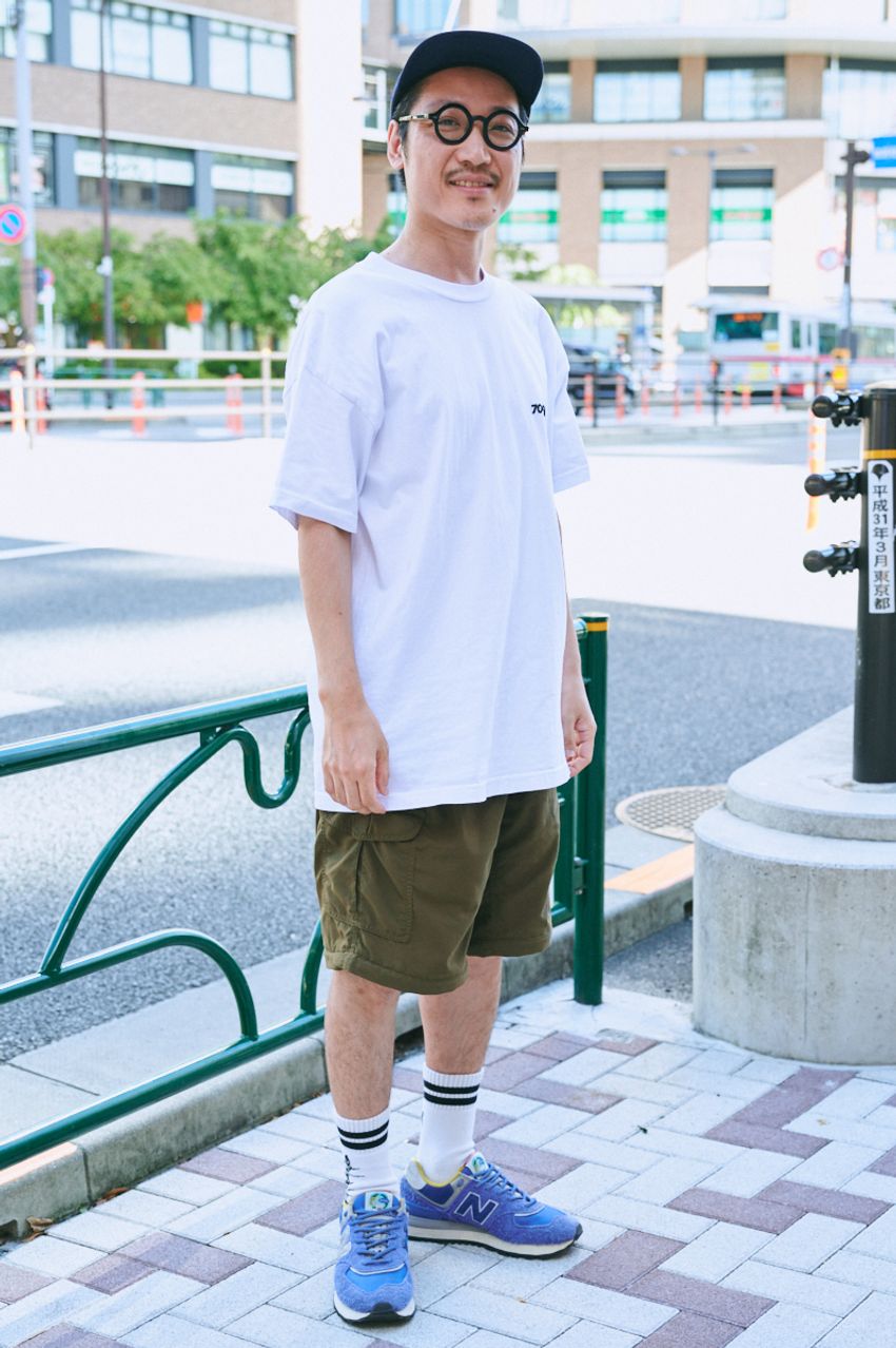 短パンを大人っぽくはくなら「カーキ」を選択！スナップ好例3選でその理由を検証 - 6枚目の画像